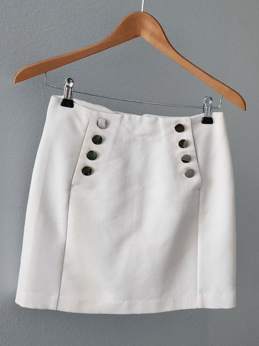 H&M - White Mini Skirt - Size 6